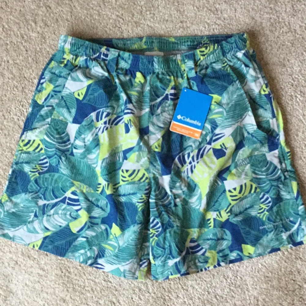 Columbia PFG Mens M NWT Swim shorts 6” inseam tropical print